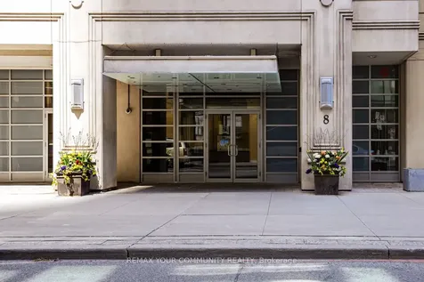 8 Scollard Street Toronto ON M5R 1M2