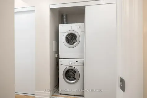 8 Scollard Street Toronto ON M5R 1M2