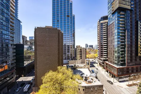 8 Scollard Street Toronto ON M5R 1M2