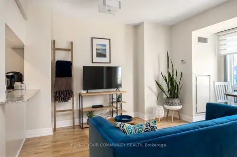 8 Scollard Street Toronto ON M5R 1M2