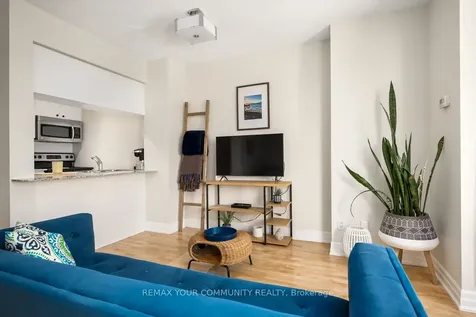 8 Scollard Street Toronto ON M5R 1M2