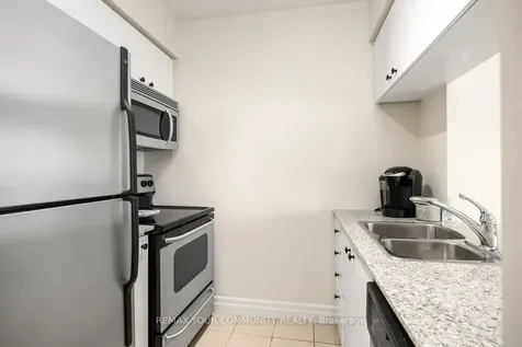 8 Scollard Street Toronto ON M5R 1M2