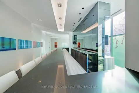 38 Grenville Street Toronto ON M4Y 1A5