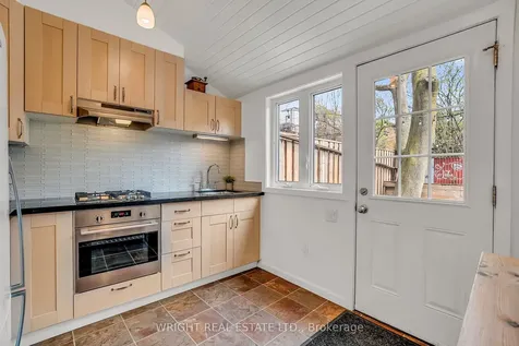 11 Manning Avenue Toronto ON M6J 2K3