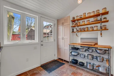 11 Manning Avenue Toronto ON M6J 2K3
