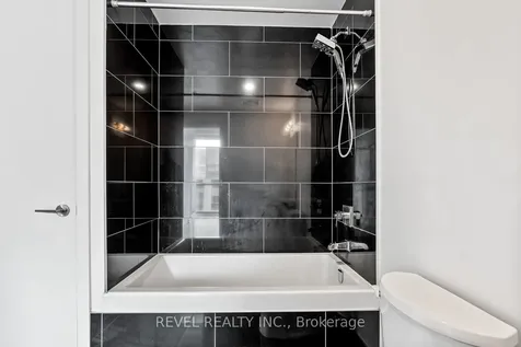 39 Brant Street Toronto ON M5V 3X1