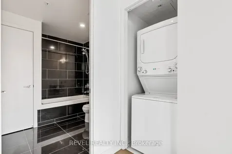 39 Brant Street Toronto ON M5V 3X1