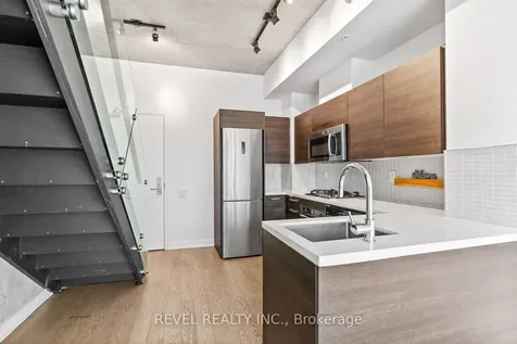 39 Brant Street Toronto ON M5V 3X1