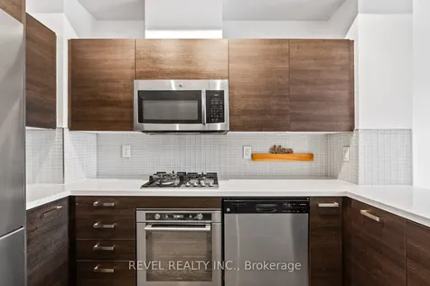 39 Brant Street Toronto ON M5V 3X1