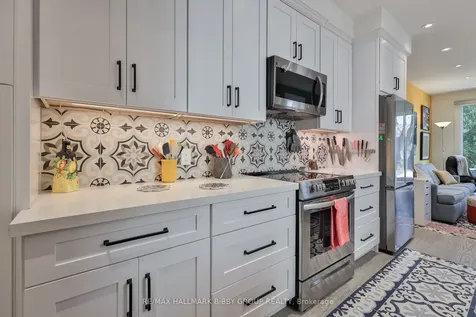 258 Palmerston Avenue Toronto ON M6J 2J4