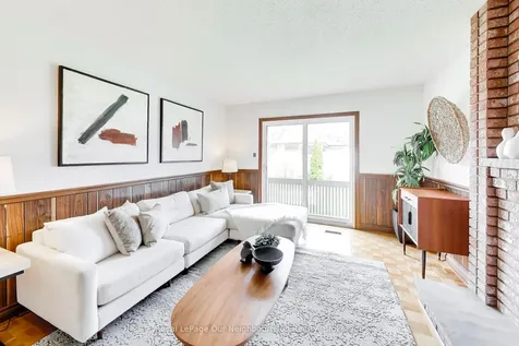32 Madawaska Avenue Toronto ON M2M 2P9
