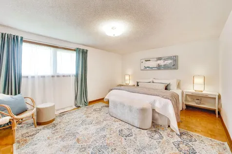 32 Madawaska Avenue Toronto ON M2M 2P9