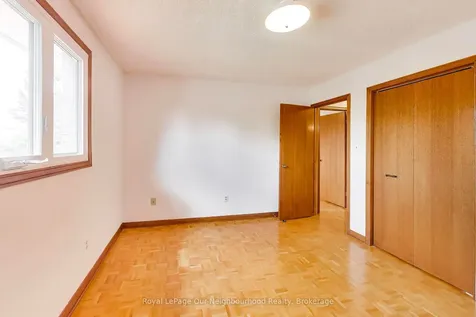 32 Madawaska Avenue Toronto ON M2M 2P9