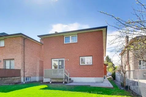 32 Madawaska Avenue Toronto ON M2M 2P9