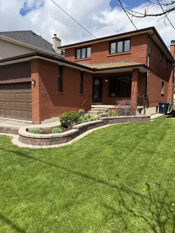 32 Madawaska Avenue Toronto ON M2M 2P9
