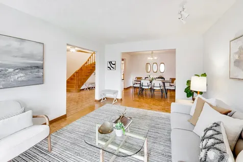 32 Madawaska Avenue Toronto ON M2M 2P9