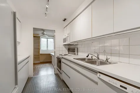 120 Rosedale Valley Road Toronto ON M4W 1P8