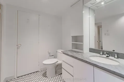 120 Rosedale Valley Road Toronto ON M4W 1P8