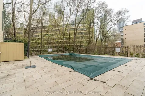 120 Rosedale Valley Road Toronto ON M4W 1P8