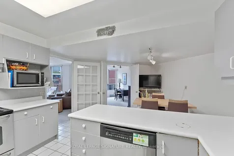25 George Street Toronto ON M5A 4L8