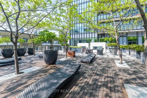 101 Charles Street E Toronto ON M4Y 1V2