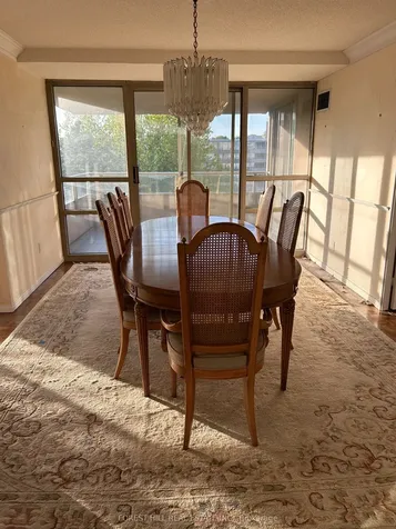 18 Lower Village Gate Toronto ON M5P 3M1