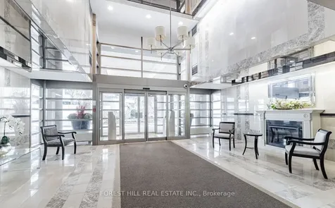 18 Lower Village Gate Toronto ON M5P 3M1