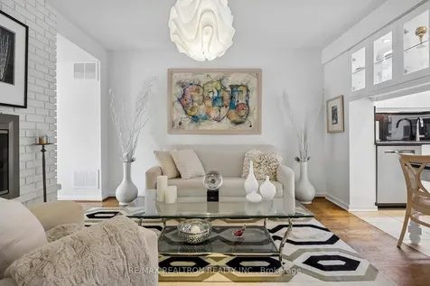 84 Connaught Avenue Toronto ON M2M 1G8