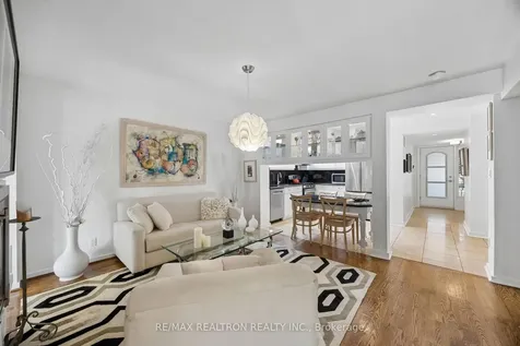 84 Connaught Avenue Toronto ON M2M 1G8