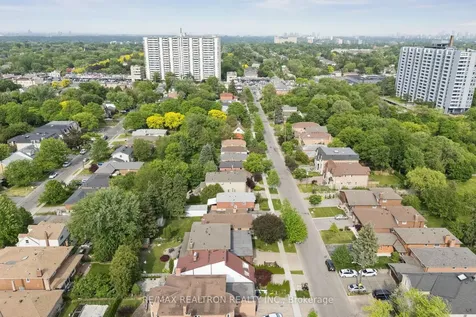 84 Connaught Avenue Toronto ON M2M 1G8