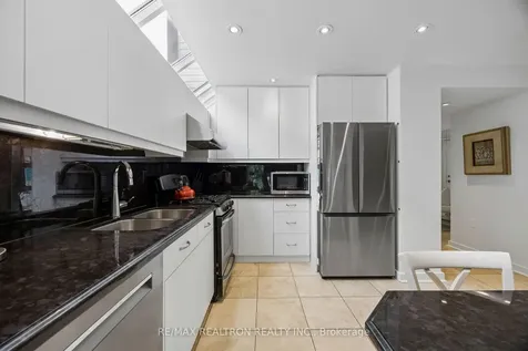 84 Connaught Avenue Toronto ON M2M 1G8