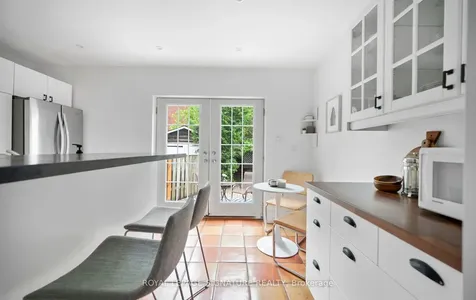 81 Cleveland Street Toronto ON M4S 2W4