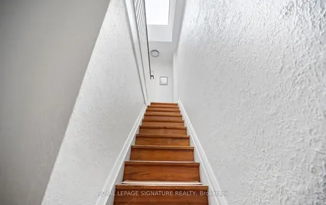 81 Cleveland Street Toronto ON M4S 2W4