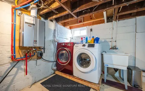 81 Cleveland Street Toronto ON M4S 2W4