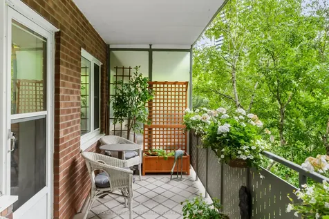 21 Dale Avenue Toronto ON M4W 1K3