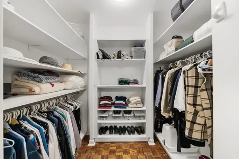21 Dale Avenue Toronto ON M4W 1K3