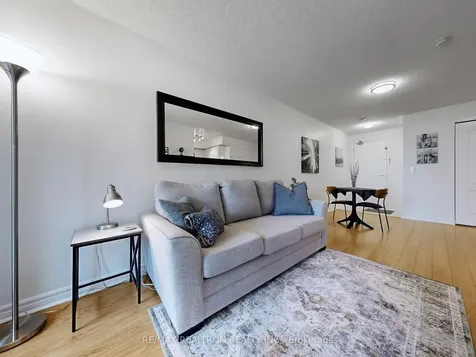17 Barberry Place Toronto ON M2K 3E2