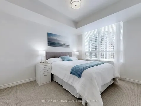 17 Barberry Place Toronto ON M2K 3E2