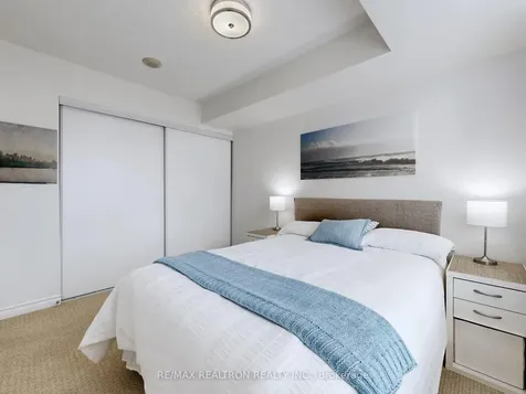 17 Barberry Place Toronto ON M2K 3E2