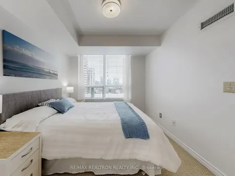 17 Barberry Place Toronto ON M2K 3E2