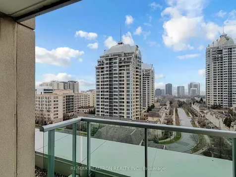 17 Barberry Place Toronto ON M2K 3E2