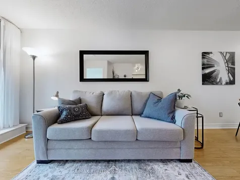 17 Barberry Place Toronto ON M2K 3E2