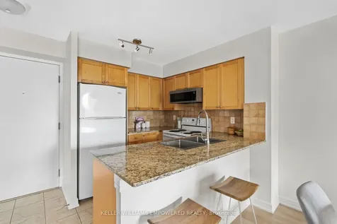 1369 Bloor Street W Toronto ON M6P 4J4