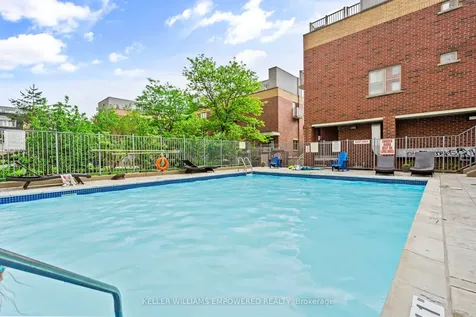 1369 Bloor Street W Toronto ON M6P 4J4