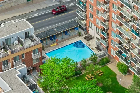 1369 Bloor Street W Toronto ON M6P 4J4