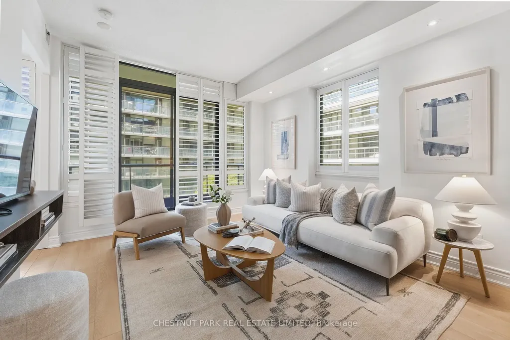 438 King Street W Toronto ON M5V 3T9