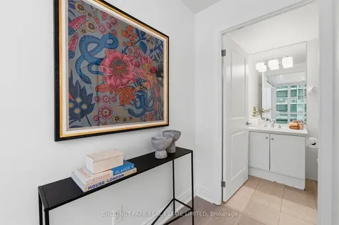 438 King Street W Toronto ON M5V 3T9