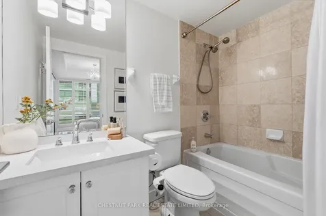438 King Street W Toronto ON M5V 3T9
