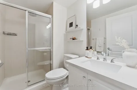 438 King Street W Toronto ON M5V 3T9