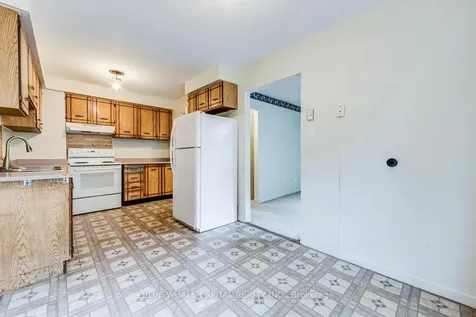 38 Thimble Berry Way Toronto ON M2H 3K7